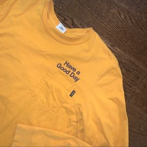 mustard yellow tee 💛